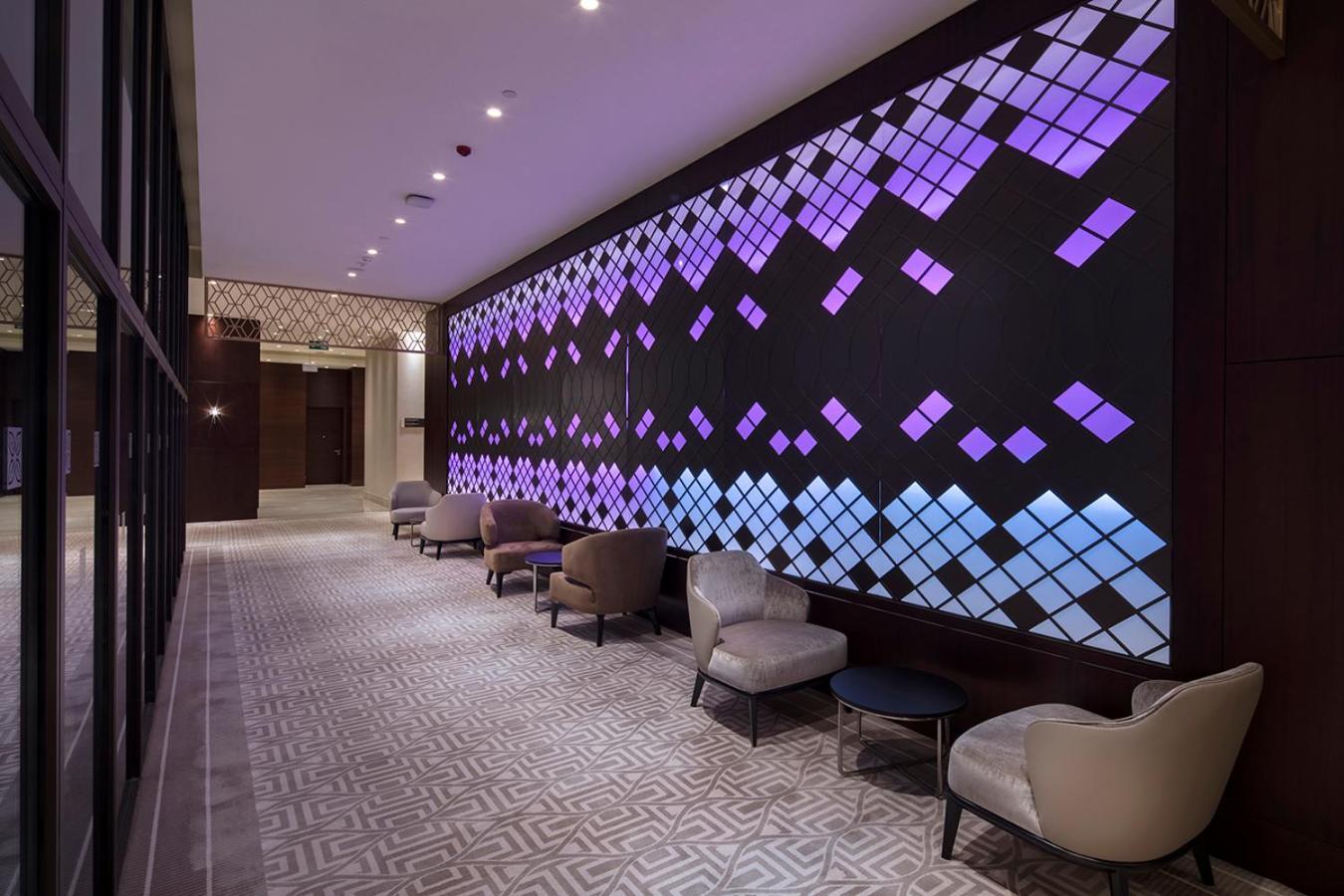Hotel Doubletree By Hilton Istanbul Umraniye Esterno foto The lobby of the hotel