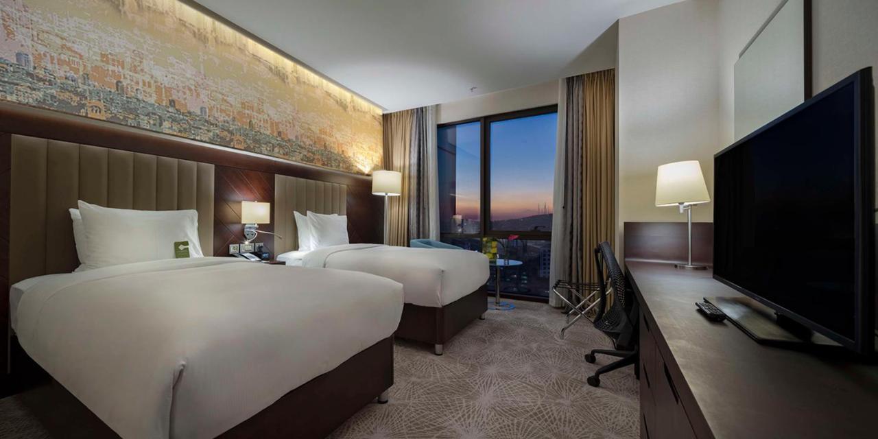 Hotel Doubletree By Hilton Istanbul Umraniye Esterno foto Deluxe room