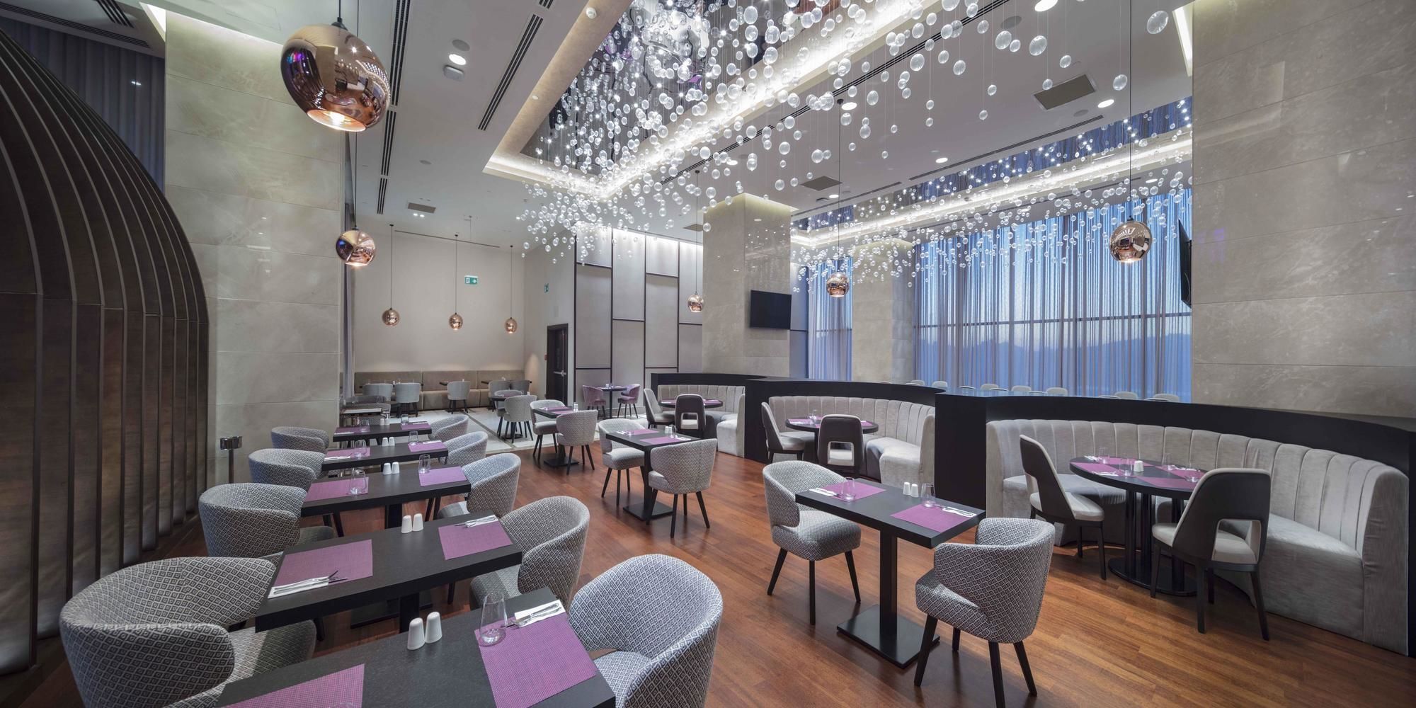 Hotel Doubletree By Hilton Istanbul Umraniye Esterno foto The restaurant